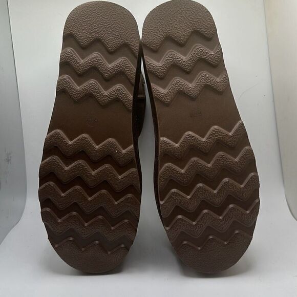 CUSHIONAIRE Women's Genuine Suede pull on platform boot +Memory Foam 8.5 TAUPE - Picture 5 of 7